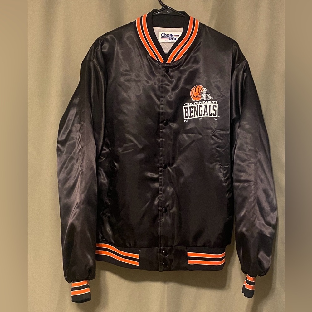Vintage 91’ NFL Cincinnati Bengals Chalk Line Black Satin Bomber Jacket size XL